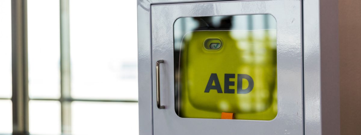 Verschil volautomatische en halfautomatische AED